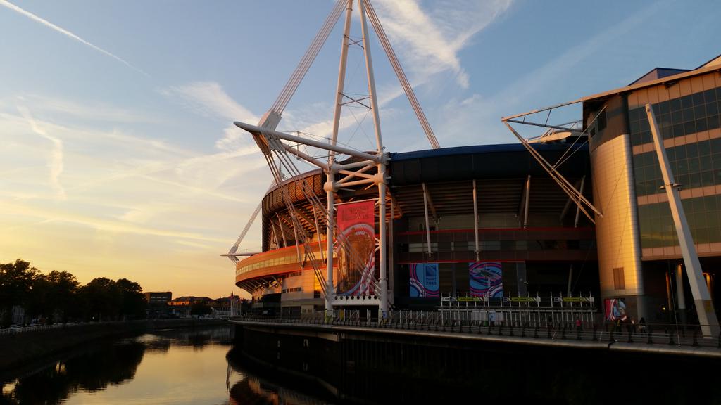 nickmachin's tweet image. Cardiff's Millennium Stadium looking good this evening
