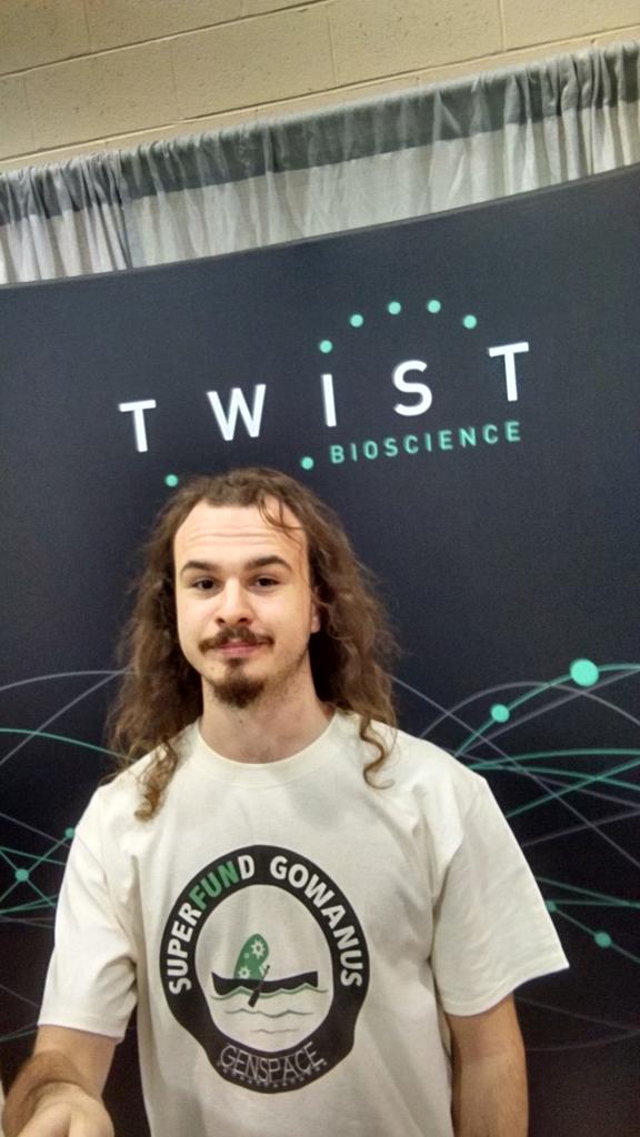 WillShindel's tweet photo. Thanks for the DNA and the selfie stick, @TwistBioscience !  #syntheticDNA #iGEM2015 http://t.co/w8AlrRsMCs