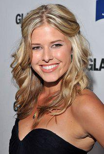 Happy Birthday to Sarah Wright (32) 