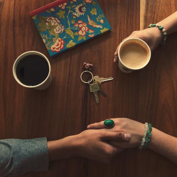 StarbucksMex's tweet photo. Las mejores historias de amor comienzan con una taza de café. ¿Cuál es la tuya? #NationalCoffeeDay http://t.co/gujlBDJHbx