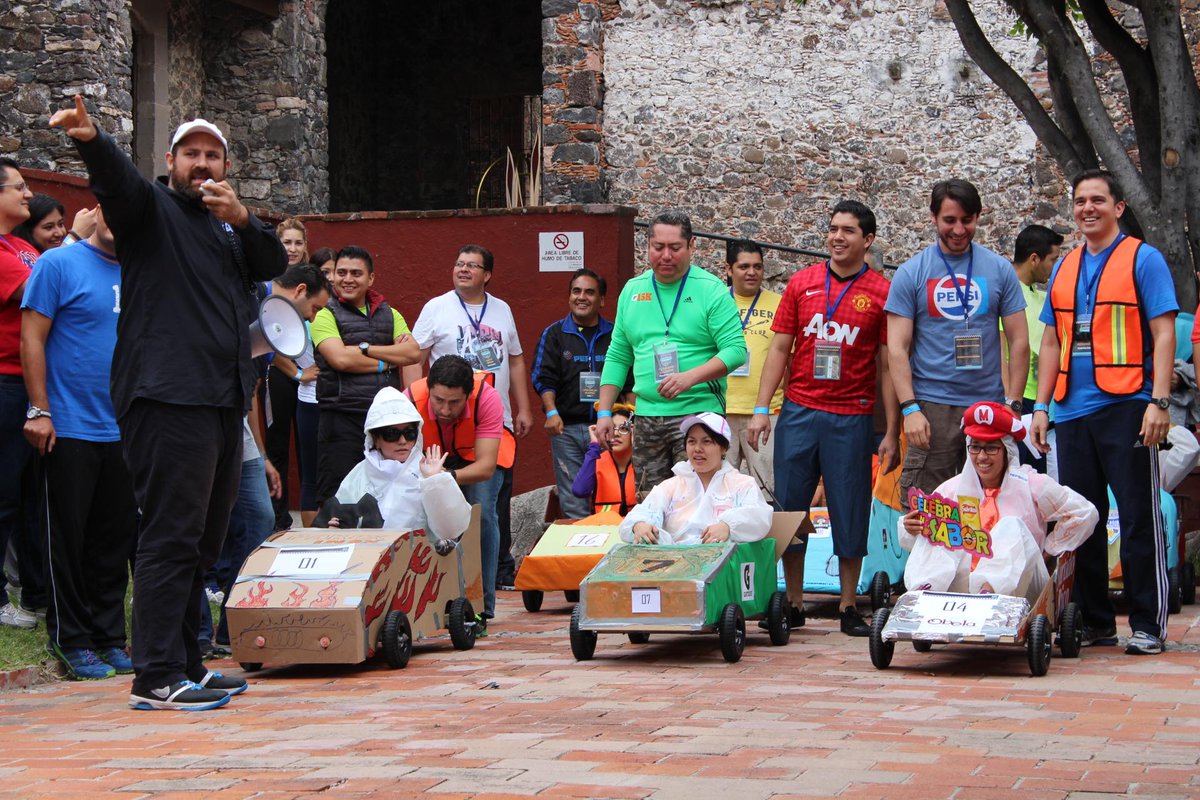 SwitchMx1's tweet photo. Teambuilding: Fórmula 1 
Vive la intensidad de las carreras http://t.co/YM4NIEUe5X