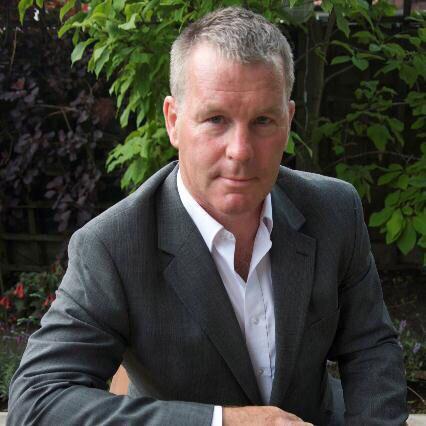 This year's guest adjudicator is esteemed gallery director @StephenSnoddy1.He'll award the Gold,Silver+Bronze medals