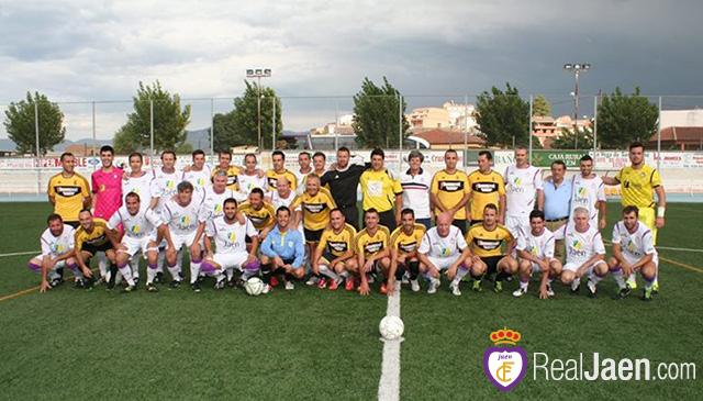 RealJaenCF's tweet photo. VETERANOS | Gran jornada de convivencia en la que participaron los veteranos del Real Jaén en Santo Tomé. #HalaJaen http://t.co/WJW3zaTY6J