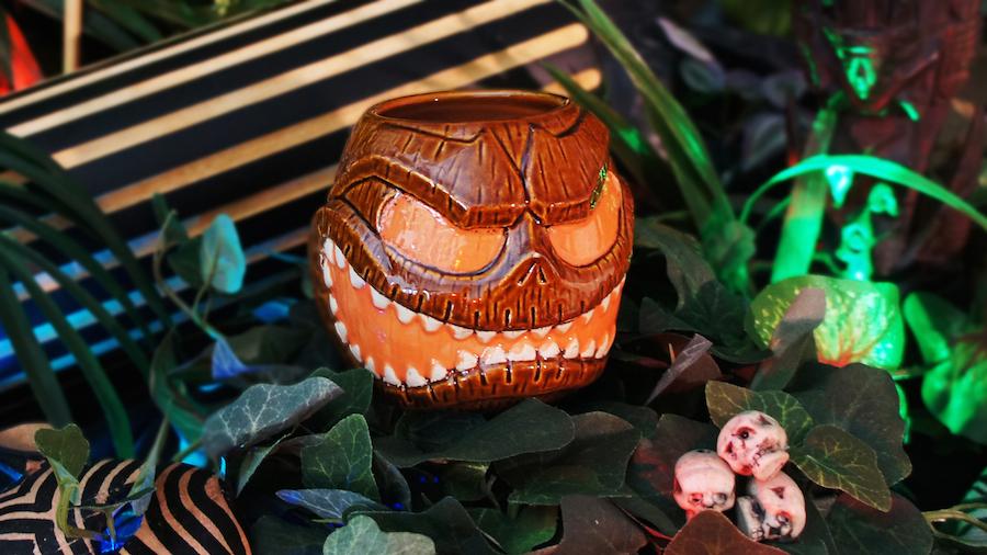 Aloha! MahaloWeen returns to Trader Sam’s Enchanted Tiki Bar at the Disneyland Hotel! di.sn/6011BzBXl