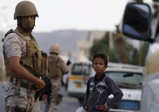 PDRY_969's tweet photo. #القوات_السعودية والإماراتية تنتشر داخل #عدن لتطهيرها وحمايتها من الميليشيات الحوثية.
#السعودية #المقاومة_الجنوبية http://t.co/jxKw8AX6cl
