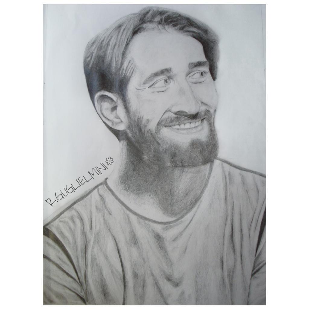 r0si00's tweet photo. Happy bday @DanielPlatzman 🎉🎉 love you 😘😘😘 http://t.co/PbKflICOBy
