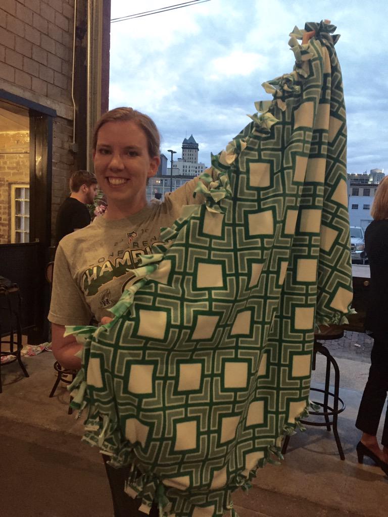 shelbyq's tweet photo. Had a great time @WarpedWing tonight at the blanket party! #shareapintmakeablanket @DaytonChildrens http://t.co/5VF1A0Xunh
