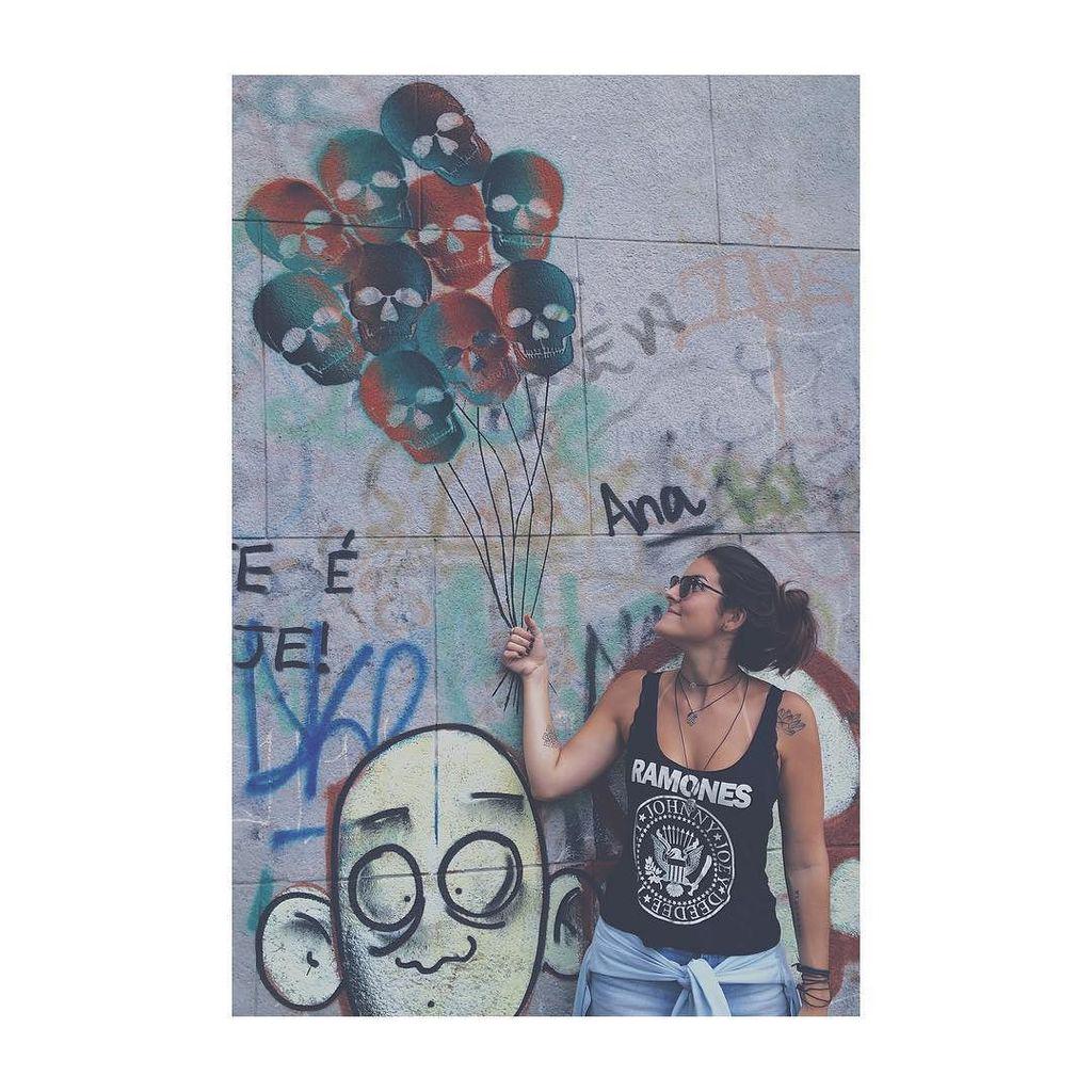 StArtEverywhere's tweet photo. Meu tipo de balão ♡💀 #byme #021crew #hiato #viamarginal #fromthestreets #streetartrio #urbanart by analuizavidalg http://t.co/MiHeUKwEi2