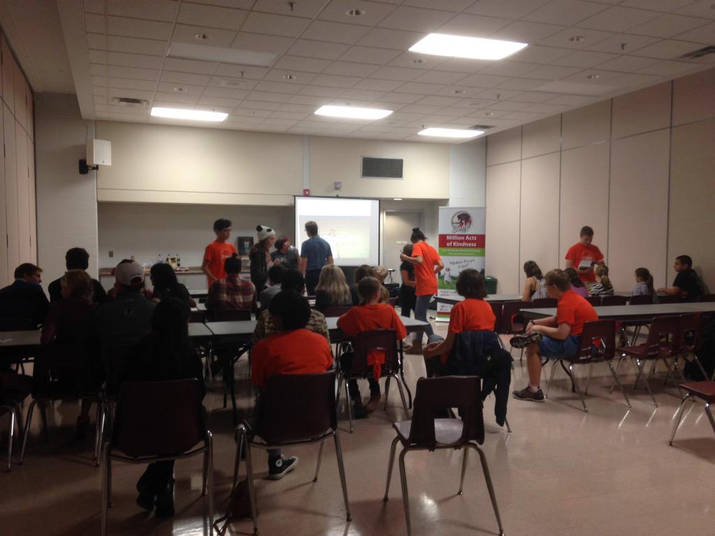 nburlinkton's tweet photo. @3ThingsBurl chatting with @TeamToby2 writing notes to #futureleaders http://t.co/oE25p0O9Eh