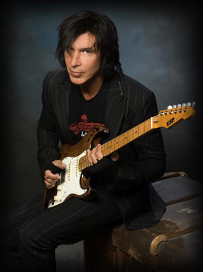 28 de septiembre, 1954, Happy BIrthday 
George Lynch. 