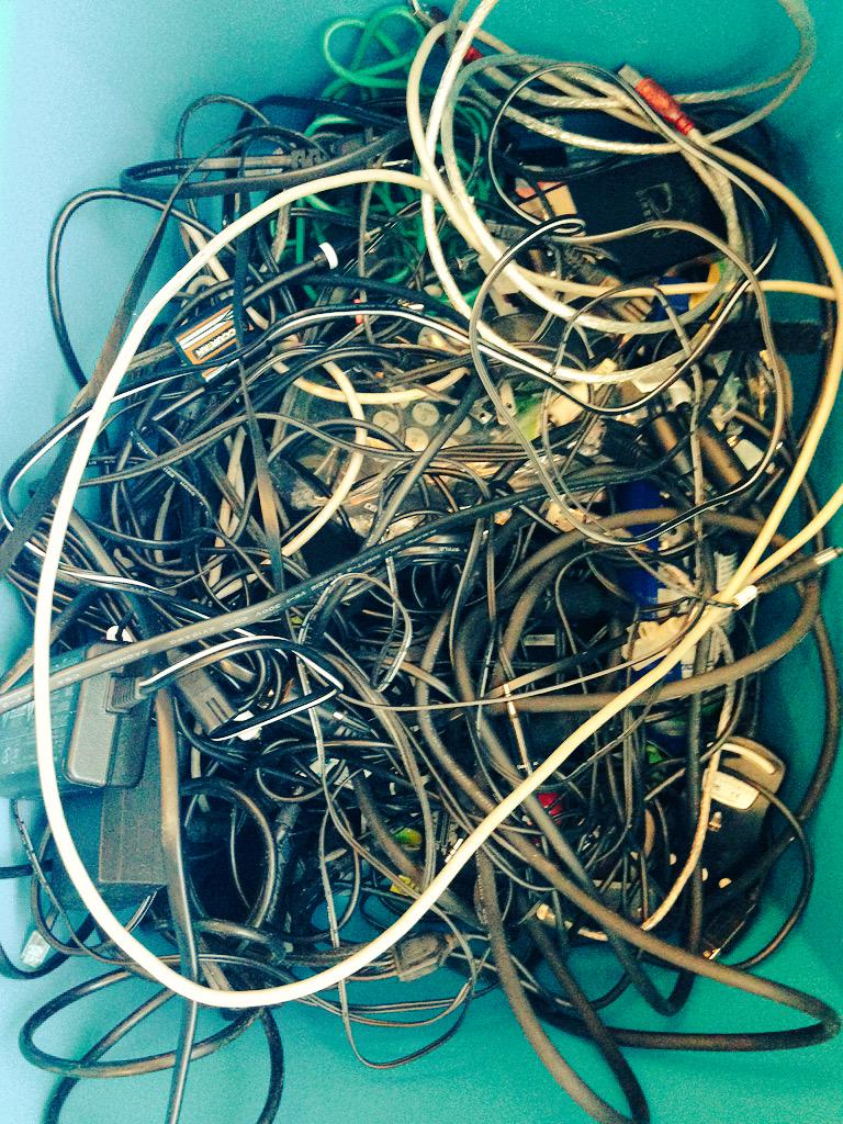 darlingwilliams's tweet image. How can I have this many cables and still not have the right cable!?  #wtf  #TechRage