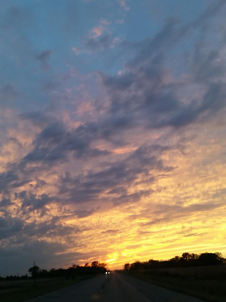 CoachMrJP's tweet photo. Siobhan puts purple in the sky #flyhigh #wheatonstrong http://t.co/b9o4SHP80Z
