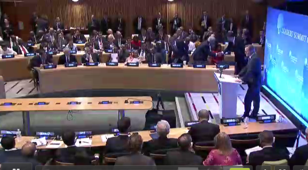 UKUN_NewYork's tweet photo. At #PKsummit @Number10gov: UK to play larger part in @UNPeacekeeping. Not w/o risk/cost but right thing to do #UNGA http://t.co/2ZVbtMrpLA