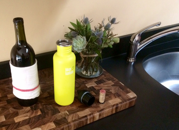 kleankanteen's tweet photo. #LiveKlean tip: Your 27oz Classic holds one bottle of wine, w/just a bit of room to spare. http://t.co/bDraNDa7JB http://t.co/2sVDH2pk1m