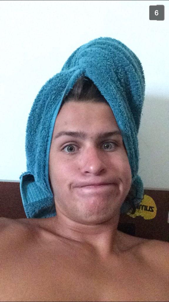 katdinglee's tweet photo. @sotodooee is 20 omg omg HBD 🎉🎉 love ya ❤️ http://t.co/gP3zmKRkzv