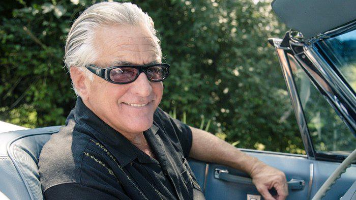 Hey everyone, Barry is alive and well... I'm following some #StorageWars Fans today! 

RT If you want a follow