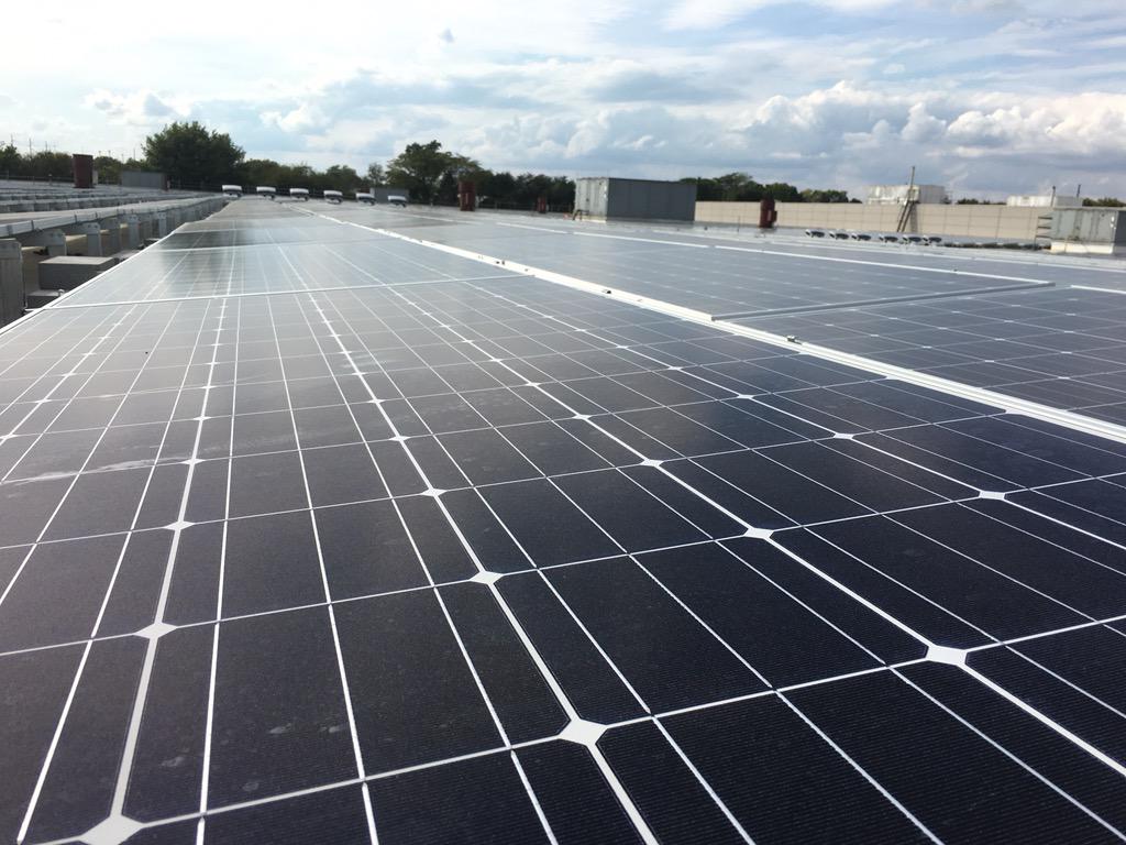 IndyGoBus's tweet image. Our 1 MW solar array is going up! These will charge the electric buses &amp;amp; power the operations offices.