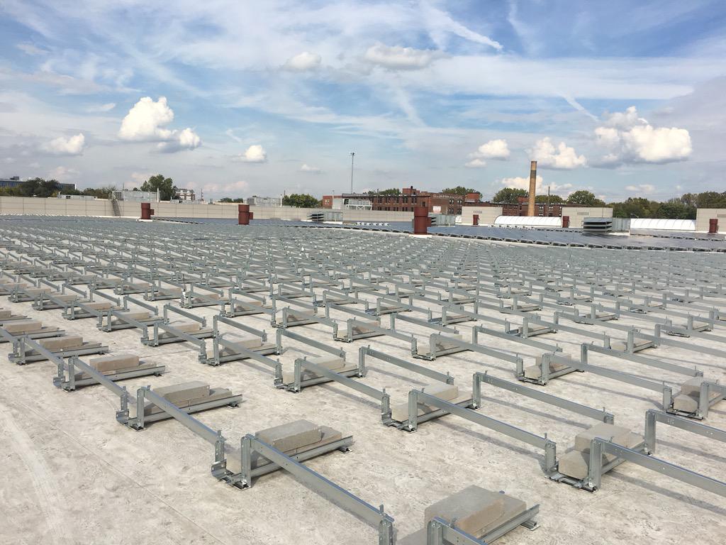 IndyGoBus's tweet image. Our 1 MW solar array is going up! These will charge the electric buses &amp;amp; power the operations offices.