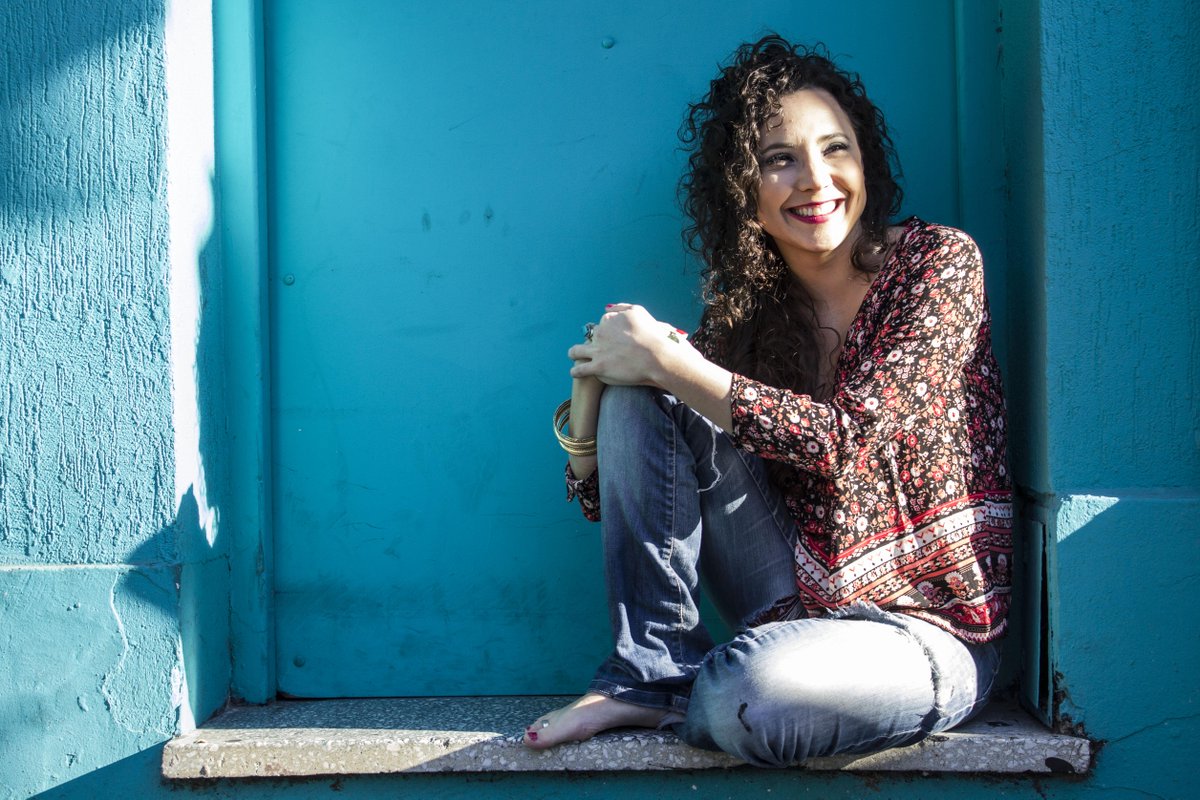 naty_bera's tweet photo. Viernes 2 de octubre 19.00hs en Centro Cultural Kirchner 
Libélulas en el Encuentro de Músicas de Provincia. http://t.co/eabj36rAC6