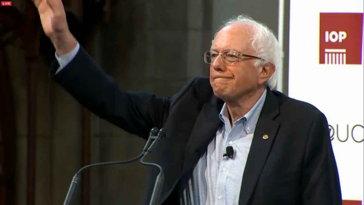 AdanMeza's tweet photo. @BernieSanders at UChicago spoke on issues of Women's Health, Wealth Inequality, and Youth Unemployment.@UChiPolitics http://t.co/an6aoQRS9y