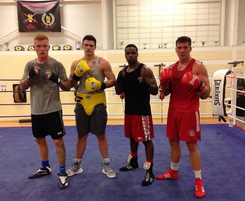 ChezNihell's tweet photo. Heavyweight & SuperHeavy Sparring session @armyboxingteam getting the rounds in 🇬🇧👊 #prepforbattle http://t.co/ux6AWqBHeP