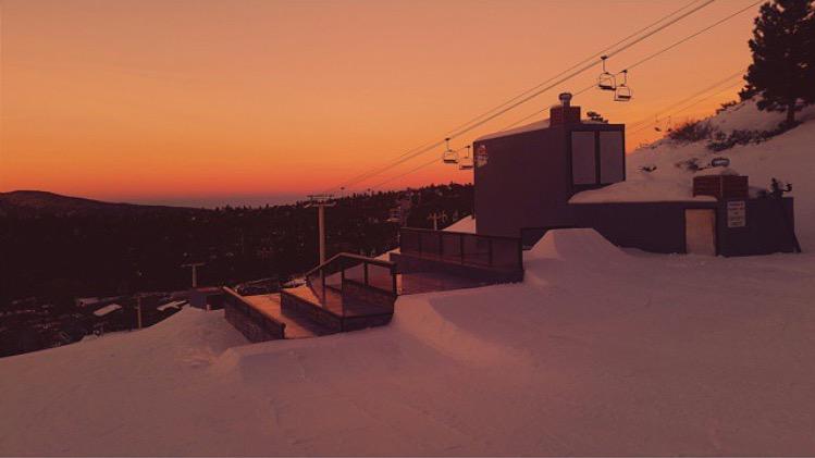 SnowboardOnly's tweet photo. It's almost that time of year again😬😍 http://t.co/sJV8a4sMXZ