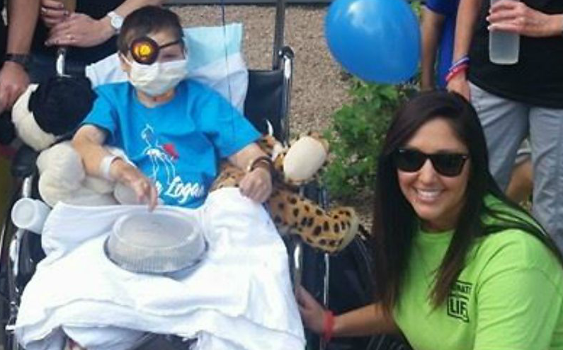 BBCSport's tweet photo. Motocross champion Adrienne Cooper gave up a kidney, and her career, to help a child: http://t.co/No7YDw62Jb http://t.co/YvX6b2o94i