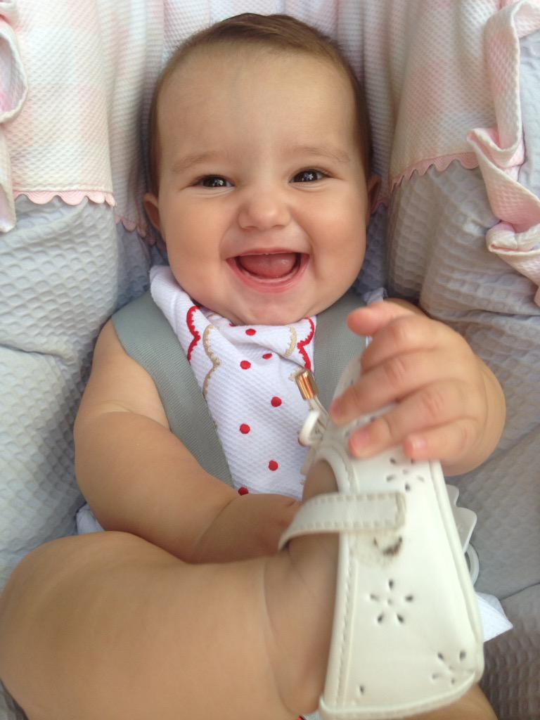 Hoy, simplemente amor incondicional... Estoy enamorado hasta lo más profundo d mi corazón.
Eres mi princesa!!!!