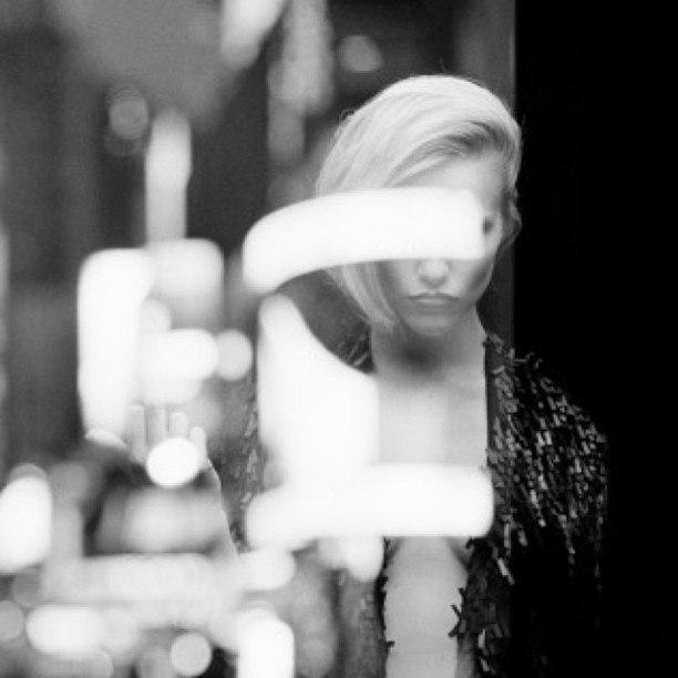 ElleEvansDaily's tweet photo. #flashback: #ElleEvans #editorial in #RelapseMagazine entitled #BetweenTwoRivers by #ColeBarash @Lovesmodels http://t.co/0Xc0meNT1T
