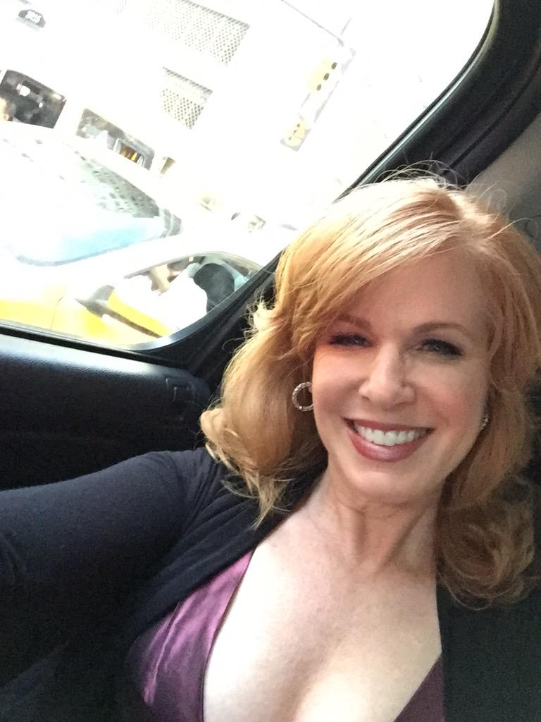 Liz Claman on Twitter.