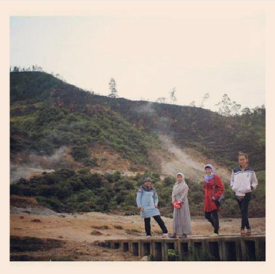 RinaSafia's tweet photo. Berbekal 50 ribu bisa sampe dieng @mbowb @fitrirosha #PassportToHappiness #LiquidZ520 @GagasMedia @acerID @salsabeela http://t.co/iW1BvMTpMN