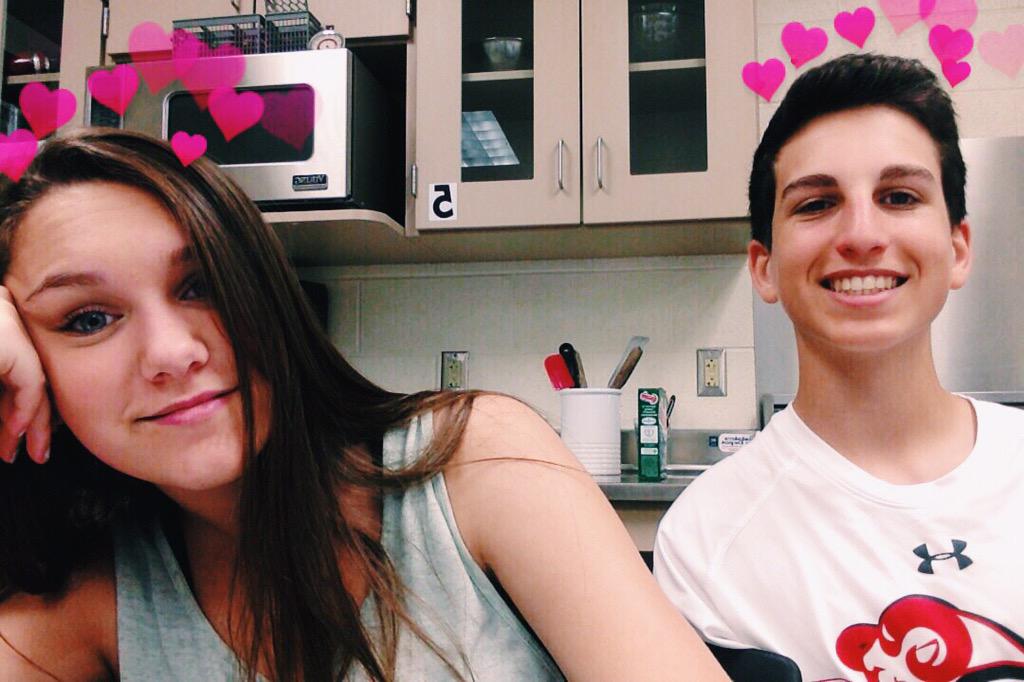 emrensss's tweet photo. happy birthday, @Harrynathanson_ , love ya hope it's a great one <3 #basicfoods #happybday http://t.co/YwD4nq9B5D