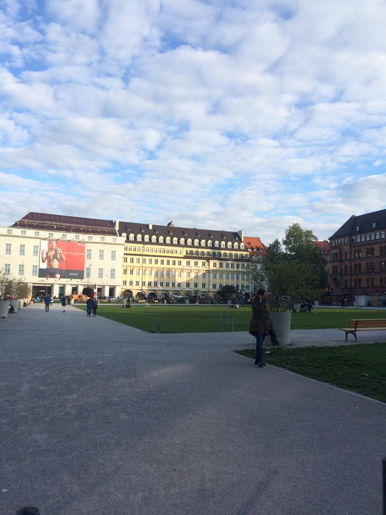 ميونخ هي ثالث أكبر مدن ألمانيا وعاصمة ولاية بافارياتقع المدينة في جنوب ألمانيا على نهر إيسار 
تصويري اليوم
<a href="/Seeaaha/">سياحة | SEAHA</a>