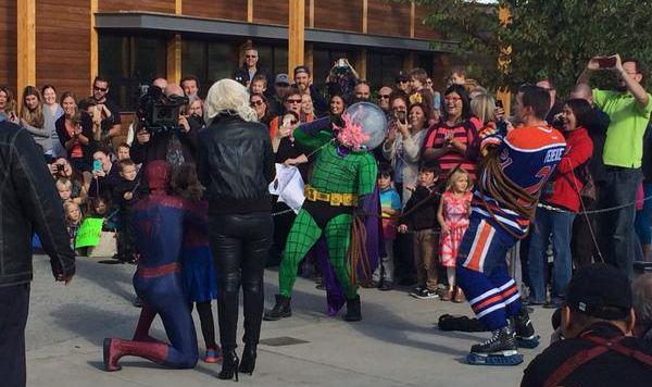 WATCH: #SpiderMable rescues <a href="/EdmontonOilers/">Edmonton Oilers</a> captain @Ferknuckle from the evil Mysterio!  glbn.ca/SM2vl #yeg