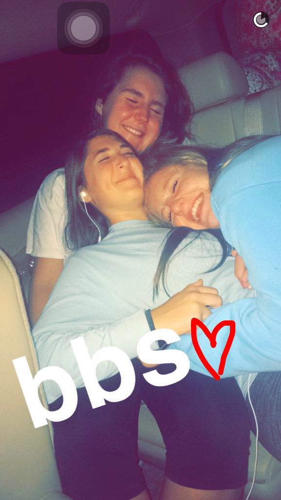 annie_lee_3's tweet photo. I have so much love in my heart for these people❤️ #VR15 http://t.co/VbHDrnKfUq