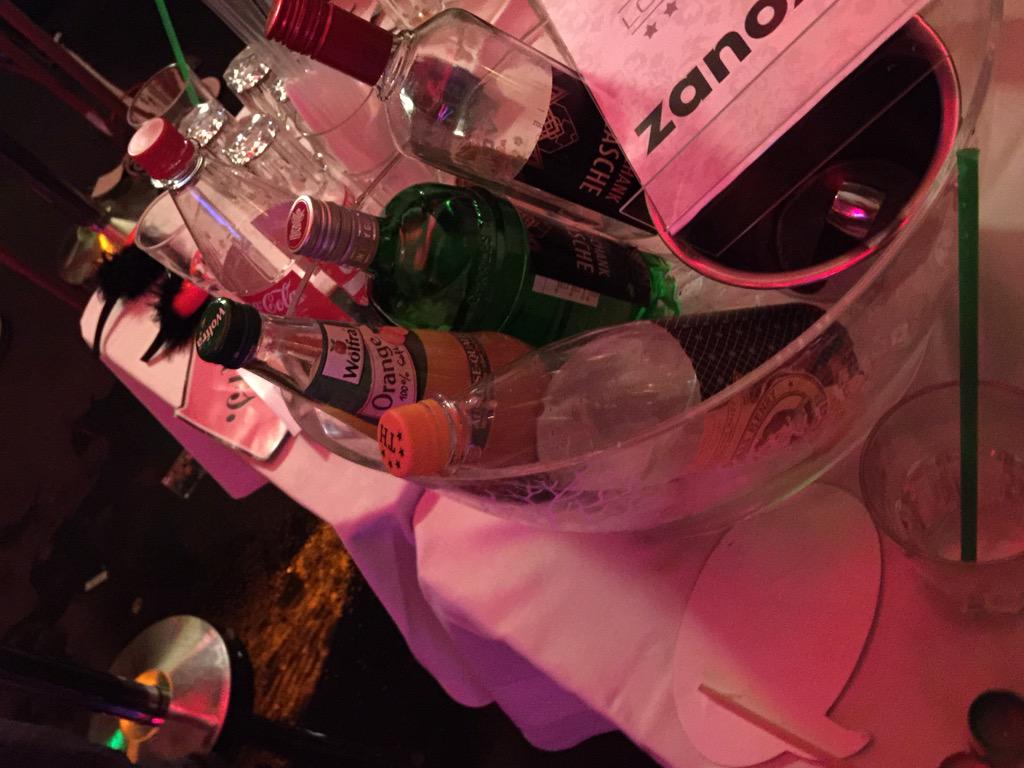 convertizer_com's tweet photo. @Bitsandpretzels #ombash @zanox_de knows how to party #zanox #convertizer http://t.co/xdDSTo9Vxt