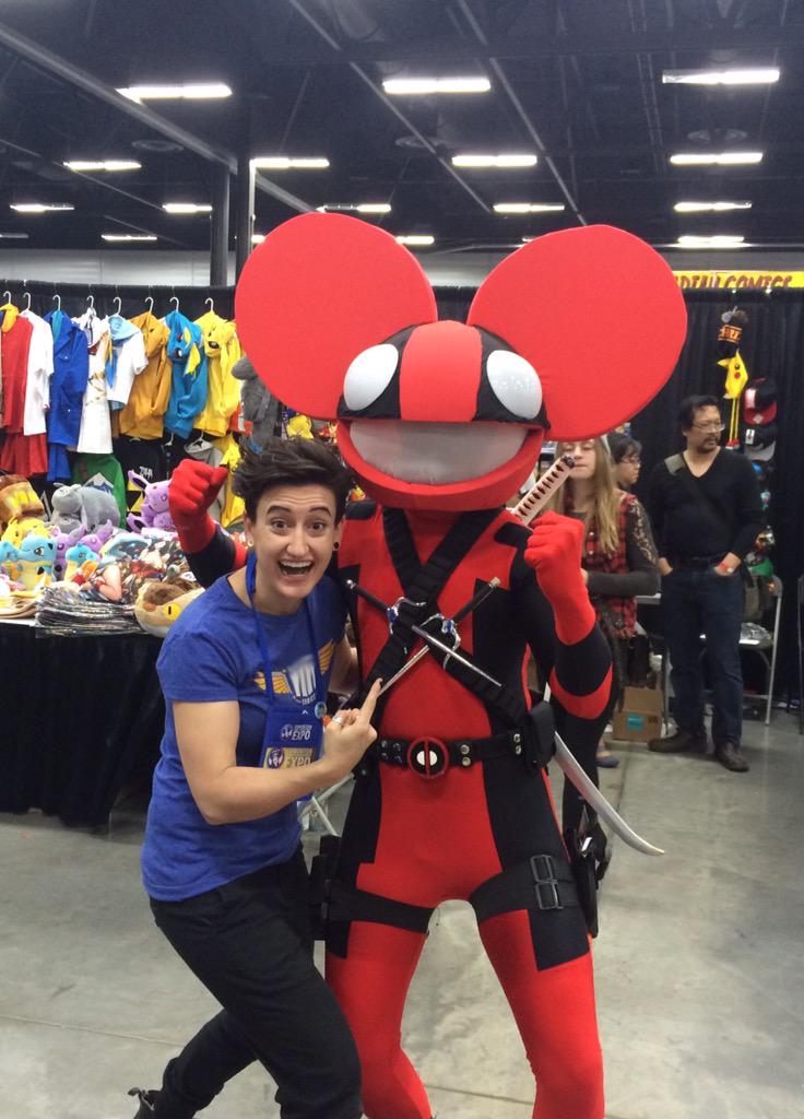 Droidlett's tweet photo. My #swaglets :
Please accept my apologies for disappearing -- This week was insane with Expo. But look who I met! http://t.co/vTKvvvCVPJ
