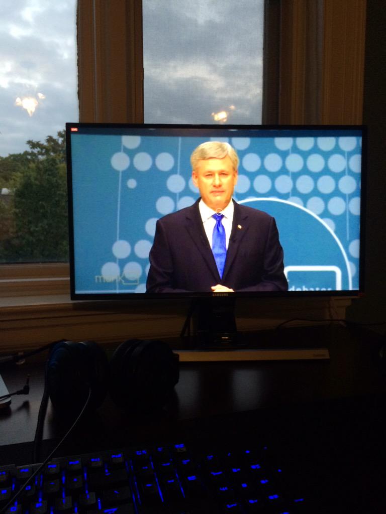 jder2019's tweet photo. Started watching the #MunkDebate but it's kinda laggy 😁 http://t.co/S55zKnY8Bc
