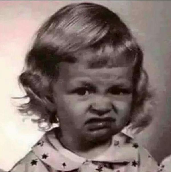 شكلى لما عرفت ان المدرسه كمان يومين .. 😂😂😂😂😂