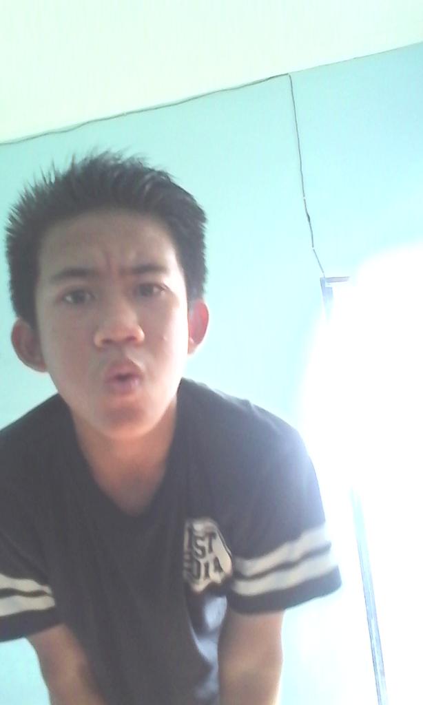 Selamat pagi dunia ;) Semoga sukses ngerjain ulangannya :)
#latepost 
#salamBreet