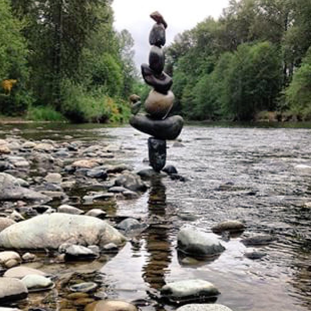 Depth_Punch's tweet photo. Stone Balancing in #CarnationWA #ToltRiver http://t.co/rR1TmA47wz