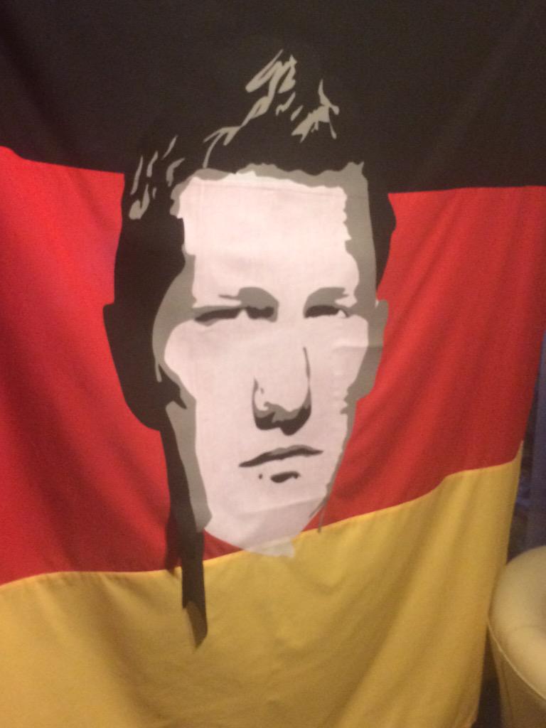 🇾🇪Wackydog🇾🇪 (@wackydog70) on Twitter photo <a href="/ManUtd/">Manchester United</a> <a href="/BSchweinsteiger/">Bastian Schweinsteiger</a> A little more detail, few hours tonight and it will be ready! <a href="/ManUtd/">Manchester United</a> <a href="/BSchweinsteiger/">Bastian Schweinsteiger</a> A little more detail, few hours tonight and it will be ready!