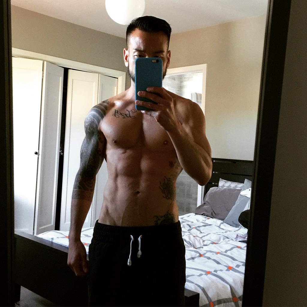 InkedSk8r's tweet photo. Post Folsom weight loss. Too skinny. http://t.co/XuaPeBJe8E