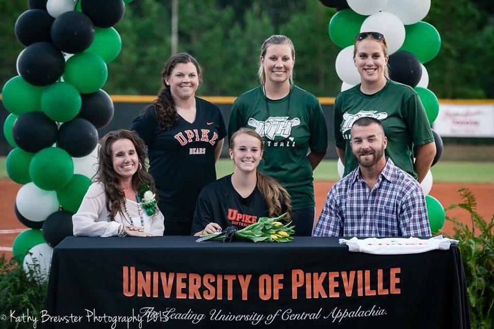 Congratulations to <a href="/AshleyG139/">Smash 🌻</a> for signing with #UPIKESB See ya next year!