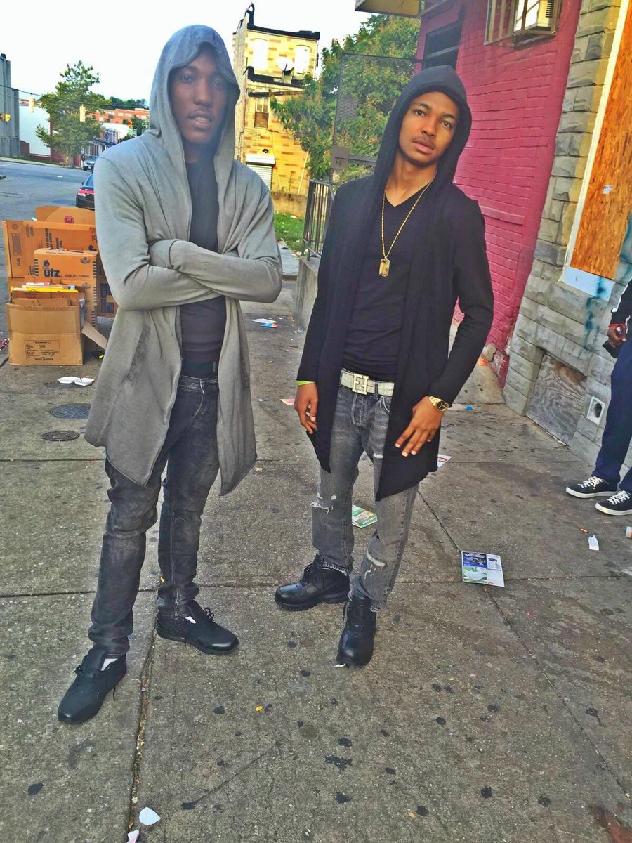 Prettyboy_T_Y's tweet photo. Ain't No Stoppin Fuc We Need Brakes 4?💪💰💸💲 #YNE http://t.co/pH7T8BbcRE