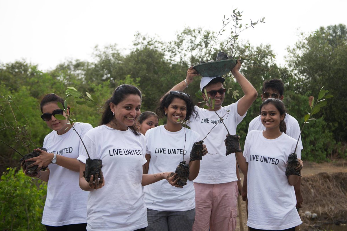 UnitedWay's tweet photo. Three inspiring ways young people are changing the world: http://t.co/XlqgBKIT26 http://t.co/EuTaW5KmlP