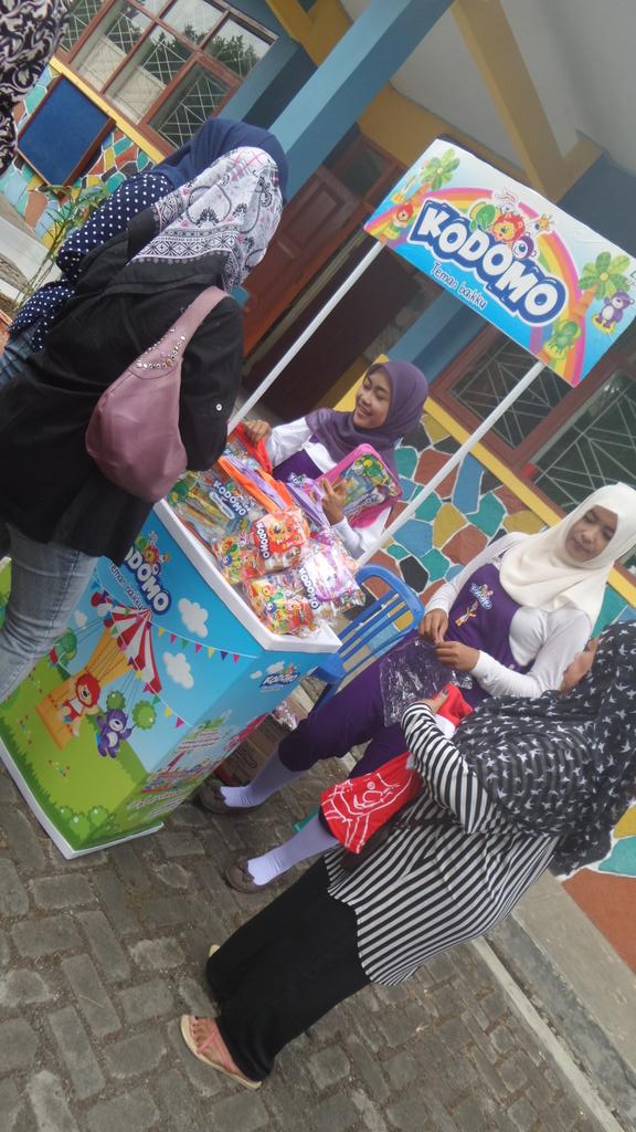 TemanKodomo's tweet photo. Moms jgn lupa kunjungi Booth @TemanKodomo karena ada promo menarik loh Moms. Jgn lupa di borong ya Moms @TemanKodomo http://t.co/2P1x435ffj
