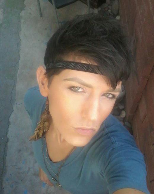 BrodiDarling's tweet photo. #conceded #gay #selfie #nofilter #nofilterneeded #iloveme #pretty #androgynous  #ManCrushMonday #me # http://t.co/aBMNt1dB6j