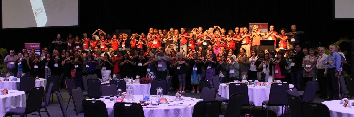Batchelor_Inst's tweet image. Conference participants making hearts with their hands 4 #worldheart @ #ILC15 @CDUni @AMSANTaus #health #education