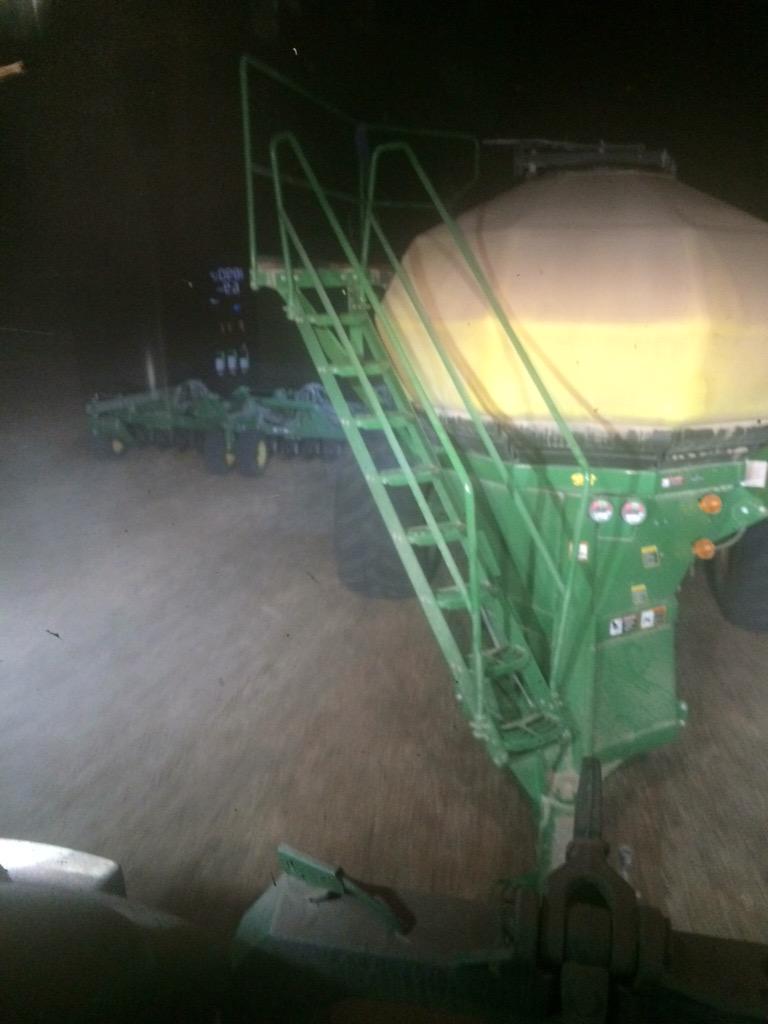 farmboy8400's tweet image. A bit of custom #plant15 for the neighbor tonight